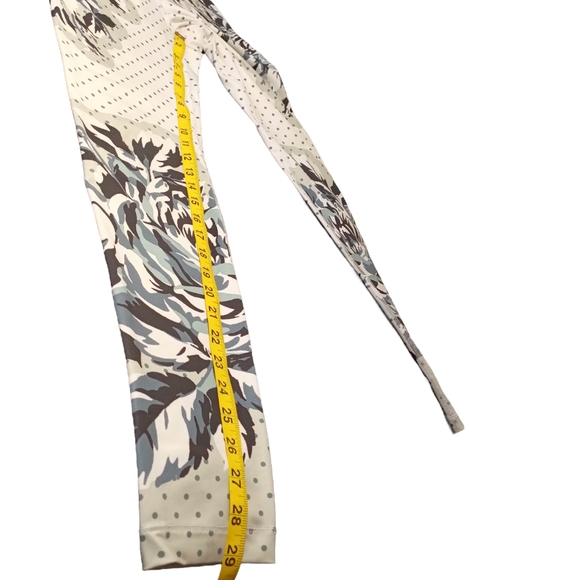 Nike Pro Dri-Fit Floral with Polka Dots Leggings - Picture 8 of 9